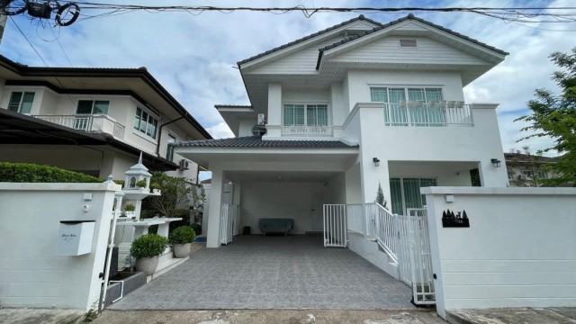 โซนสันผีเสื้อ ขาย 7.59 ล้าน (บ้านเปล่า) | Regent Mountain View บ้านเดี่ยว 2 ชั้น #รีโนเวทใหม่ บ้านหลังใหญ่ พื้นที่ใช้สอยกว้างขวาง รองรับครอบครัวขนาดใหญ่ พร้อมสวนรอบบ้าน บรรยากาศเงียบสงบ เดินทางสะดวก เข้า-ออกได้หลายเส้นทางรายละเอียดบ้านบนที่ดิน 92.8 ตร.ว. พื้นที่ใช้สอย 254.66 ตร.ม.5 ห้องนอน3 ห้องน้ำ1 ห้องครัว1 ห้องอเนกประสงค์1 ห้องเก็บของพื้นที่ซักล้างพื้นที่สวนที่จอดรถ 2 คันจุดเด่นขอ