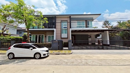 ให้เช่า  #บ้านเดี่ยว หมู่บ้าน ลัดดารมย์ บางนา กม.7  #ใกล้Megaบางนา #ใกล้รรนานาชาติคอนคอร์เดียน ราคาเช่า : 150,000 บาท / เดือน#รายละเอียดประเภททรัพย์ : บ้านเดี่ยว 2 ชั้นหมู่บ้าน : ลัดดารมย์ บางนา กม.7ขนาดที่ดิน :  101 ตร.วาพื้นที่ใช้สอย :  325 ตารางเมตรจำนวนห้อง : 4 ห้องนอน  5 ห้องน้ำ- ครัวฝรั่ง + ครัวไทย (แยกเป็นสัดส่วน)- 1 ห้องแม่บ้าน พร้อมห้องน้ำในตัวที่จอดรถ : 3 คันทิศบ้าน : ทิศเหนือ ร่มเย็�