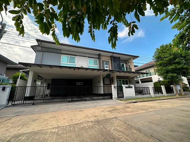 ให้เช่าบ้านเดี่ยว 2 ชั้น 90 ตร.ว. 4 ห้องนอน โครงการลัดดารมย์ บางนา กม.7 ใกล้เมกะบางนา ใกล้ทางด่วน*** ราคาเช่า 100,000 บาท/เดือนติดต่อ:: ชยา โทร/ID Line:: 0942823961Link Line:: https://line.me/ti/p/3xFA1An8Kcรหัส# T26-1130บ้านเดี่ยว 2 ชั้น โครงการมัณฑนา บางนา กม.7 ใกล้เมกะบางนา ใกล้ทางด่วน๐ เนื้อที่ 90 ตรว.๐ พื้นที่ใช้สอย 310 ตรม.๐ 4 ห้องนอน๐ 4 ห้องน้ำ๐ 1 ห้องแม่บ้าน ๐ 3 ที่จอดรถสถานที่ใกล้เคียง๐ The Glass Market๐ ทางด่วน ๐ รพ.โรงพยาบาลพริ้นซ�