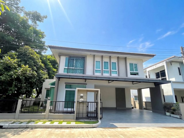 ขายบ้านเดี่ยว 2 ชั้นหลังมุม 55.2 ตรว. CASA VILLE ดอนเมือง-สรงประภา ใกล้สนามบินดอนเมือง และ รถไฟฟ้าสายสีแดง หน้าบ้านไม่ชน*** ราคาขาย 8.5 ล้านบาท ติดต่อ:: ชยา โทร/ID Line:: 0942823961   Link Line:: https://line.me/ti/p/3xFA1An8Kcรหัส# T26-1129 บ้านเดี่ยว 2 ชั้นหลังมุม CASA VILLE ดอนเมือง-สรงประภา ใกล้สนามบินดอนเมือง และ รถไฟฟ้าสายสีแดง  ๐ เนื้อที่ 55.2 ตร.ว. ๐ พื้นที่ใช้สอย 197 ตร.ม. ๐ 4 ห้องนอน 3 ห้องน้ำ๐ 1 ห้องโถง 1 ห้องครัว 1 ห้องเก็บของ๐ 3 ที่จอ�