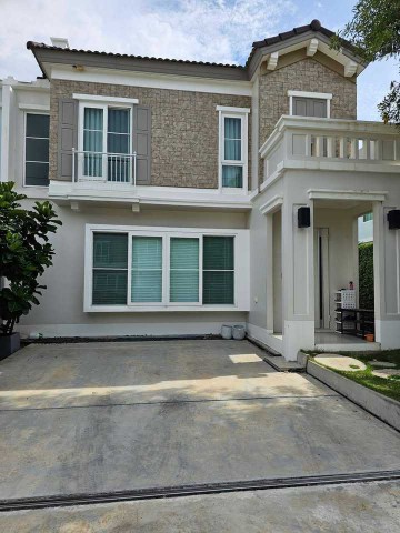 AOM 3024ให้เช่า Anya Bangna – Ramkhamhaeng 2 | บ้านแฝด Pet Friendly | Fully Furnished   โครงการ Anya Bangna – Ramkhamhaeng 2 แขวงดอกไม้ เขตประเวศ,กรุงเทพมหานคร   บ้านแฝด   2  ห้องนอน   3   ห้องน้ำ   1  ห้องรับแขก   1  ห้องครัว   ที่ดิน   39.00 ตร.ว.   ใช้สอย   146.00 ตร.ม.ราคา-ราคาเช่า 53,000 / เดือนรายละเอียดให้เช่า Anya Bangna – Ramkhamhaeng 2 | บ้านแฝด Pet Friendly | Fully Furnished | Pet Friendly เลี้ยงสัตว์ได้ บ้านแฝดระดับพรีเมียมจาก Land & Houses ให้ความรู้สึกเหมือนบ้านเดี่ยว บรรยากาศเงียบสงบ เดินทา�