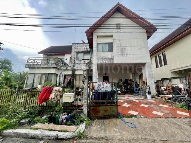 รหัสทรัพย์ N0763บ้านเดี่ยว 73.1 ตร.วา คาริเบียนโฮม ฉลองกรุง ลาดกระบังที่ตั้ง :&nbsp;แขวงลำปลาทิว เขตลาดกระบัง กรุงเทพมหานคร 10520รายละเอียดทรัพย์- บ้านเดี่ยว 2 ชั้น เนื้อที่ 73.1&nbsp;ตารางวา พื้นที่ใช้สอย 216&nbsp;ตารางเมตร- 4 ห้องนอน, 2 ห้องน้ำ, 1 ห้องรับแขก, 1 ห้องครัว, 2&nbsp;ที่จอดรถสิ่งอำนวยความสะดวก-&nbsp;ระบบรักษาความปลอดภัย&nbsp;24 ชั่วโมง รปภ.-&nbsp;สวนสาธารณะ, สนามเด็กเล่นทำเลและสถานที่ใกล้เคีย