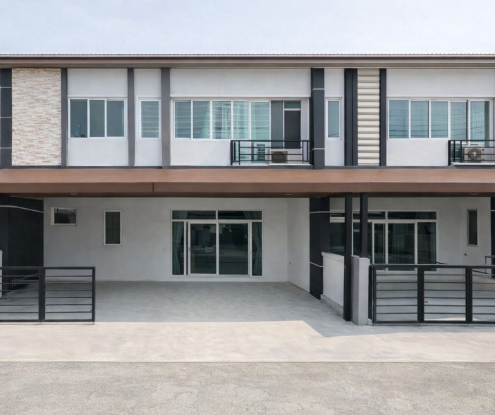 แยกมิสทีน 450 ม.ให้เช่าทาวน์เฮ้าส์ 2 ชั้นฟังก์ชั่น 3 นอน 3 น้ำ 16,999 B-M. ทำเลศักยภาพรามคำแหง ราษฎร์พัฒนา เดินทางสะดวก เหมาะสำหรับอยู่อาศัย โฮมออฟฟิศ ใกล้MRT ราษฎร์พัฒนา 800 ม.สถานศึกษา ตลาด ทางด่วน และสิ่งอำนวยความสะดวกครบครัน เชื่อมต่อถนนหลักหลายสายMistine intersection 450 m.Two-story townhouse for rent 3 bed 3 bath Rent 16,999 B-M. Prime location in Ramkhamhaeng Rat Phatthana Suitable for residence or home office Convenient transportation Close to MRT Rat Phatthana 800 m. schools markets expressways shopping centers hospitals and complete amenities with easy access to several mai