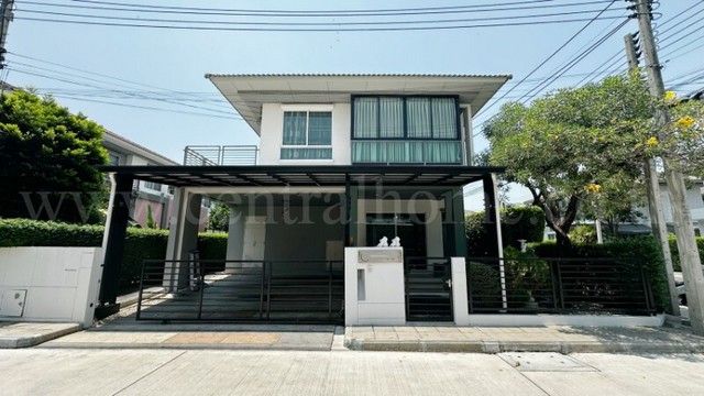 รหัสทรัพย์ : N1129บ้านเดี่ยว ฮาบิเทีย บอนด์ ราชพฤกษ์ หลังมุม ต่อเติมครบ พร้อมอยู่ที่ตั้ง :&nbsp;ตำบลบางคูวัด&nbsp;อำเภอเมืองปทุมธานี จังหวัดปทุมธานี&nbsp;12000รายละเอียดทรัพย์&nbsp;- บ้านเดี่ยว 2 ชั้น เนื้อที่ 51.5&nbsp;ตารางวา พื้นที่ใช้สอย 145 ตารางเมตร&nbsp;-&nbsp;โครงการพัฒนาโดย Sansiri (แสนสิริ) มั่นใจในคุณภาพและดีไซน์- 3 ห้องนอน, 2 ห้องน้ำ,&nbsp;1 ห้องรับแขกโอ่โถง, 1 ห้องครัว (ต่อเติมแล้ว), 2 ที่จอดรถ- เครื