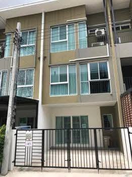 ให้เช่าทาวน์โฮม 3 ชั้น 3 ห้องนอน เบล็สทาวน์ Bless Town รามอินทรา 127 บ้านใหม่สวยมาก ใกล้รถไฟฟ้าสายสีชมพู*** ราคาเช่า 28,000 บาท/เดือน -- สัญญา 2 ปี ค่าเช่า 27,000/เดือน-- จดทะเบียนบริษัท ค่าเช่า 30,000 / เดือนติดต่อ::  ชยา โทร/ID Line:: 0942823961   Link Line:: https://line.me/ti/p/3xFA1An8Kcรหัส# T26-1135ทาวน์โฮม 3 ชั้น (เบล็สทาวน์) Bless Town รามอินทรา 127 บ้านใหม่สวยมาก๐ ขนาด 25 ตรว. ๐ 3 ห้องนอน 3 ห้องน้ำ๐ บ้านหน้ากว้าง 5 เมตร๐ จอดรถได้ 3 คัน (ในบ้าน 2 คัน หน�