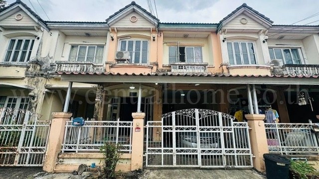 รหัสทรัพย์ : N0949ทาวน์เฮ้าส์ หมู่บ้านบุศรินทร์ บ้านกล้วย-ไทรน้อย นนทบุรี ราคาถูกที่สุด เนื้อที่เยอะที่ตั้ง ถนนบ้านกล้วย–ไทรน้อย ตำบลพิมลราช อำเภอบางบัวทอง จังหวัดนนทบุรี 11110รายละเอียดทรัพย์- ทาวน์เฮ้าส์ 2&nbsp;ชั้น, ขนาดพื้นที่ 29.1 ตารางวา, พื้นที่ใช้สอย 110&nbsp;ตารางเมตร&nbsp;- 3 ห้องนอน, 2&nbsp;ห้องน้ำ, 1 ห้องรับแขก, 1 ห้องครัว, 1 ที่จอดรถ- หน้าบ้านหันทางทิศเหนือสิ่งอำนวยความสะดวก- �