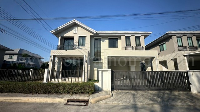 รหัสทรัพย์ : 6702บ้านเดี่ยว ชวนชื่น ไพร์ม วิลเลจ บางนา บ้านใหญ่ หลังมุม ติดสวน ราคาถูกที่ตั้ง : ถนนบางนา-ตราด ตำบลบ้านระกาศ อำเภอบางบ่อ จังหวัดสมุทรปราการ 10560รายละเอียดทรัพย์&nbsp;- บ้านเดี่ยว 2 ชั้น เนื้อที่ 60.4 ตารางวา พื้นที่ใช้สอย 179 ตารางเมตร- 4 ห้องนอน, 4 ห้องน้ำ, 1 ห้องรับแขก, 1 ห้องครัว, 1 ห้องนั่งเล่น, 2 ที่จอดรถ-&nbsp;เครื่องปรับอากาศ 5 เครื่อง, เครื่องทำน้ำอุ่น 3 เครื่อง, ปั๊มน�