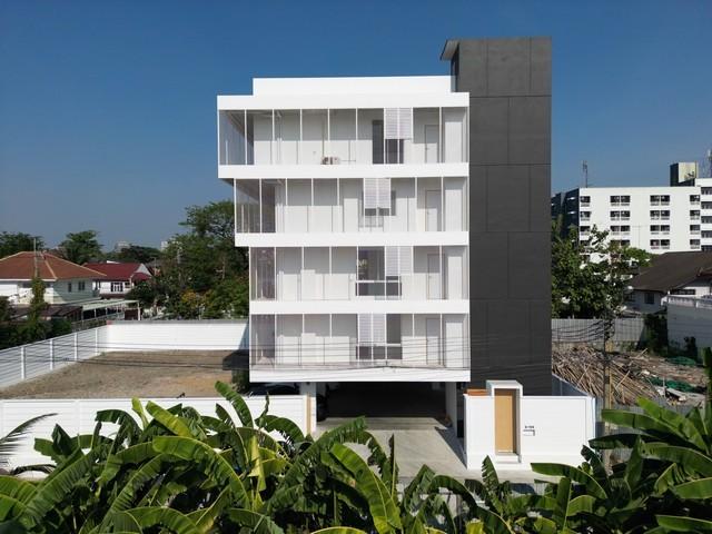 ให้เช่าโฮมออฟฟิศ 6 ชั้น พร้อมลิฟท์ สระว่ายน้ำส่วนตัว ย่านซอยชินเขต 1 งามวงศ์วาน หลักสี่ ประชาชื่นใกล้การไฟฟ้า สนง.ใหญ่ ใกล้นอร์ธปาร์ค , ใกล้มหาวิทยาลัยธุรกิจบัณฑิตย์ , เดอะมอลล์งามราคาขาย 65,000,000 บาท ( โอนคนละครึ่ง )ราคาเช่า 450,000 บาท / เดือน ( สัญญาขั้นต่ำ 3 ปี ประกัน 3 เดือน ล่วงหน้า 1 เดือน )ที่ตั้ง ถนนงามวงศ์วาน ซอยงามวงศ์วาน 43 แขวงทุ่งสองห้อง เขตหลักสี่ กรุงเทพมหานคร 10210