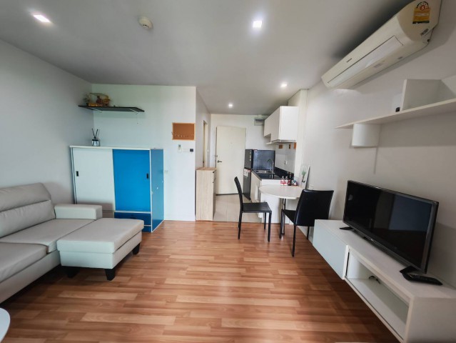 ???? เพียง 9,500 บาท/เดือน เท่านั้น! ???????? ปล่อยเช่า V Condo รามอินทรา–เอกมัยห้องสวย ขนาดใหญ่ พร้อมเข้าอยู่ คุ้มค่าเกินราคา✨ รายละเอียดห้อง???? ขนาด 33 ตร.ม.????️ 1 ห้องนอน????️ เฟอร์นิเจอร์ครบ⚡ เครื่องใช้ไฟฟ้าครบ???? วิวสวย โปร่ง โล่ง???? ห้องเงียบ ไม่ติดเสียงรบกวน พักผ่อนได้เต็มที่???? พร้อมเข้าอยู่ทันที???? ค่าเช่าเพียง 9,500 บาท/เดือน???? โลเคชั่น: https://maps.app.goo.gl/VTLrVSStPUTQFkwd9?g_st=ac???? สิ่งอำนวยความสะดวก????‍♂️ สร