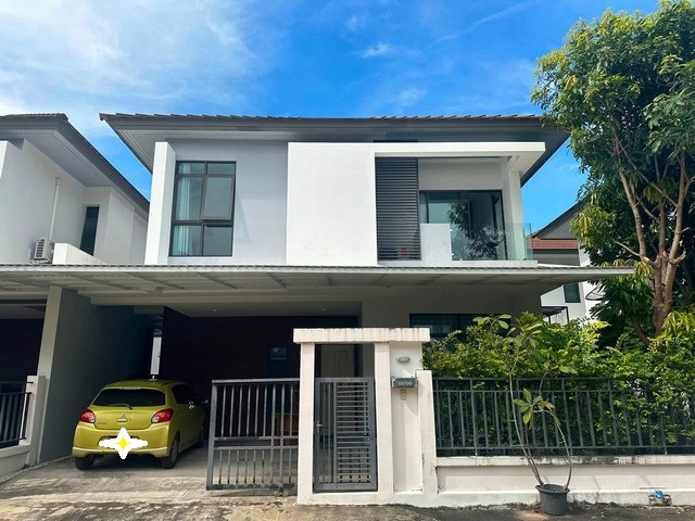 ให้เช่าบ้านเดี่ยว 2 ชั้น 36 ตรว. 3 ห้องนอน หมู่บ้านออร่า ซอยรามคำแหง 94 (Aura Ramkamhaeng 94) เฟอร์ครบ ใกล้เดอะพาสิโอ รามคำแหง*** ราคาเช่า 35,000 บาท /เดือน  ติดต่อ::  ชยา โทร/ID Line:: 0942823961   Link Line:: https://line.me/ti/p/3xFA1An8Kcรหัส# T26-1145บ้านเดี่ยว 2 ชั้น หมู่บ้านออร่า ซอยรามคำแหง 94 เฟอร์นิเจอร์ครบ (Aura Ramkamhaeng 94)๐ พื้นที่ 36 ตารางวา๐ 3 ห้องนอน 3 ห้องน้ำ ๐ 4 เครื่องปรับอากาศ๐ 2 ที่จอดรถ ๐ เฟอรนิเจอร์ครบ๐ ทีวี 55 นิ้ว เครื่องทำน้ำอุ่น ต�