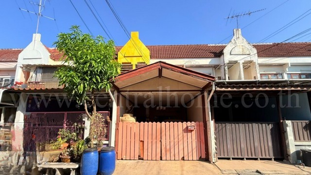 รหัสทรัพย์ : N0502ทาวน์เฮ้าส์ หมู่บ้าน ดวงกมล พระยาสุเรนทร์ คลองสามวา ถนนรามอินทราที่ตั้ง : ซอยพระยาสุเรนทร์ 35 แขวงบางชัน เขตคลองสามวา กรุงเทพมหานคร 10510รายละเอียดทรัพย์&nbsp;- ทาวน์เฮ้าส์ 2&nbsp;ชั้น เนื้อที่ 18 ตารางวา&nbsp;พื้นที่ใช้สอย 100&nbsp;ตารางเมตร- 2&nbsp;ห้องนอน, 2&nbsp;ห้องน้ำ, 1 ห้องรับแขก, 1 ห้องครัว, 1&nbsp;ที่จอดรถ- ต่อเติมหลังคาหน้าบ้าน, ต่อเติมหลังบ้านพร้อมเคาน์เตอร์ครัว-&nbsp;พื้นบน�