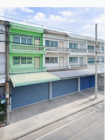 ใกล้เทศบาลเมืองทุ่งสง 750 ม.นครศรี ทำเลติดถนนใหญ่ ทุ่งสง นครศรี อาคารพาณิชย์ 3 ชั้น 2 นอน 2 น้ำ 20 ตรว. 240ตร.ม. 9,498 B-M. ใจกลางเมือง เหมาะสำหรับค้าขาย สำนักงาน หรือพักอาศัย พร้อมที่จอดรถ  เดินทางสะดวก ใกล้รพ.ทุ่งสง ชัยชุมพล 1.2 กม.สถานศึกษา ตลาด ศูนย์การค้า และนิคมอุตสาหกรรมทุ่งสงNear Thung Song Municipal Office 750 m. ThungSong NakhonSi Thammarat3-story commercial building 2bed 9,498THB-month. 2bath. 240sq.m. on a prime main road in Thung Song city center. Suitable for retail office or residential use with parking. Rental price  Close to Thun