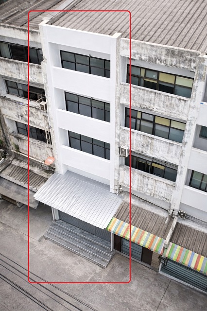 ทำเลเชื่อมต่อพระราม 9 อาคาร 4.5 ชั้นพร้อมชั้นลอย MRTรามคำแหง 6-12 4นอน 3น้ำ ใกล้เดอะมอลล์ รามคำแหงเพียง 200 ม. ใกล้ Big C หัวหมาก และมหาวิทยาลัยรามคำแหง ถนนรามคำแหง  พื้นที่ 18 ตร.ว. 300 ตร.ม. เหมาะพักอาศัย ทำสำนักงาน ร้านค้า หรือธุรกิจหลากหลายรูปแบบ200 m from The Mall Ramkhamhaeng A spacious 4.5 storey building with mezzanine, close to Big C Hua Mak MRT Ramkhamhaeng 6-12 4Bed 3Bath Commercial Building for Sale or Rent  Ramkhamhaeng University. Conveniently connected to Rama 9, Srinakarin and Ramkhamhaeng Road.  offering 18 sq.wah and 300 sq.m. of usable spaceถนนรามคำแหง ซอยรา�