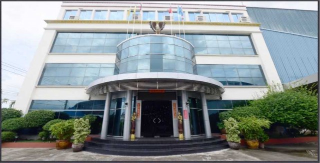 AOM 3036ขายโรงงานพร้อมที่ดิน 5 ไร่ ทำเลศักยภาพ ติดถนนเพชรเกษม กรุงเทพฯ โรงงานคุณภาพ พร้อมดำเนินธุรกิจทันที   แขวงหนองแขม เขตหนองแขม,กรุงเทพมหานคร  11  ห้องนอน   1   ห้องน้ำ   ที่ดิน   5-0-0   ใช้สอย   1000.00 ตร.ม.ราคา 220,000,000โรงงานคุณภาพ พร้อมดำเนินธุรกิจทันที รองรับการผลิตและโลจิสติกส์ครบวงจรติดถนนเพชรเกษม กรุงเทพฯราคาขาย 220 ล้านบาท  จุดเด่นที่หาได้ยาก ที่ดินผังเมือง สีแดง ทำเลหาย�