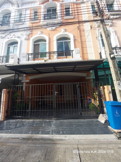 ให้เช่าทาวน์โฮม 3 ชั้น 4 ห้องนอน โครงการบ้านกลางเมือง แกรนด์ เดอ ปารีส รัชดา เหม่งจ๋าย ติดนานาชาติสิงคโปร์ SISB ประชาอุทิศ ห้วยขวาง*** ราคาเช่า 55,000 บาท/เดือน ติดต่อ:: ชยา โทร/ID Line:: 0942823961   Link Line:: https://line.me/ti/p/3xFA1An8Kcรหัส# T26-1011ทาวน์โฮม 3 ชั้น โครงการบ้านกลางเมือง แกรนด์ เดอ ปารีส รัชดา ติดนานาชาติสิงคโปร์• ขนาด 25.3 ตร.ว. • พื้นที่ใช้สอย 180 ตรม.• 4 ห้องนอน • 4 ห้องน้ำ • 2 ที่จอดรถ• เพิ่งทาสีใหม่• ประต