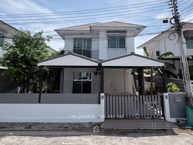 บ้านเช่าบ้านกีรดา ใกล้ตลาดหนองมน มหาวิทยาลัยบูรพาBaan Keeradaหาดบางแสน และถนนเลี่ยงหนอง และถนนแสนสุข-บางพระ  พร้อมเข้าอยู่ HR0094  3 bed 2 bath :          ฿ 18,000/เดือน(สัญญาขั้นต่ำ 1 ปี)         พร้อมเฟอร์นิเจอร์ 20,000 บาท / เดือน         (รวมค่าส่วนกลางแล้ว)   นื้อที่ 50 ตารางวาประกัน 2 เดือน + ล่วงหน้า 1 เดือน————————————————— Fully Furnished & electrical appliances เฟอร์นิเจอร์ & เครื่องใช้ไฟฟ้า• แอร์ 4 ตัว————————————————— สิ่ง