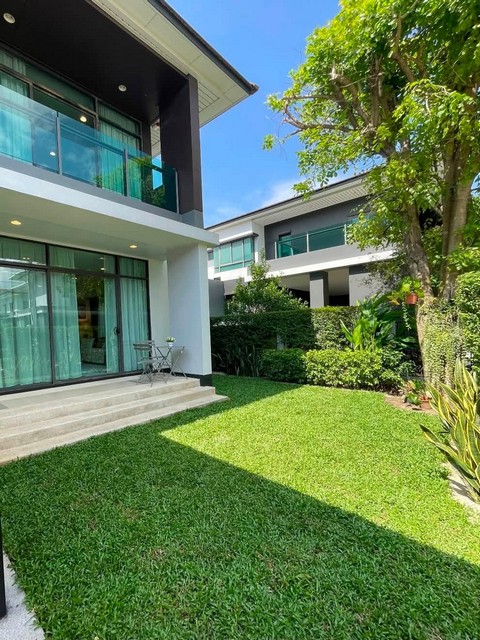 ให้เช่าบ้านเดี่ยว 2 ชั้น 232 ตรม. 4 ห้องนอน หมู่บ้านเศรษฐสิริ กรุงเทพกรีฑา รีโนเวทใหม่ ใกล้ รร.นานาชาติไบรท์ตัน และเวลลิงตัน*** ราคาเช่า 75,000 บาท/เดือน  ติดต่อ:: ชยา โทร/ID Line:: 0942823961   Link Line:: https://line.me/ti/p/3xFA1An8Kcรหัส# T26-1014บ้านเดี่ยว 2 ชั้น หมู่บ้านเศรษฐสิริ กรุงเทพกรีฑา รีโนเวทใหม่ • ขนาด 58 ตรว • พื้นที่ใช้สอย 232 ตรม• 4 ห้องนอน • 3 ห้องน้ำ • 2 ที่จอดรถ• เฟอร์นิเจอร์และเครื่องใช้ไฟฟ้าครบพร้อมย้าย�