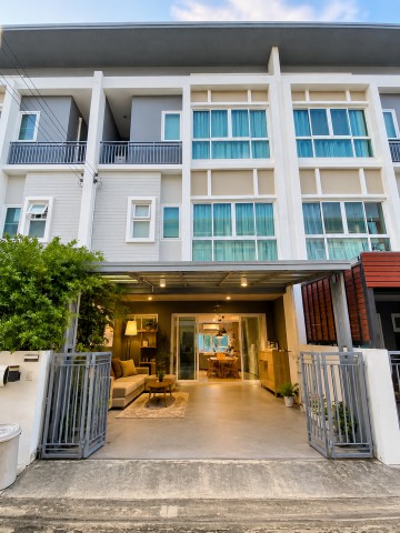 ซอยมิสทีน 5 นอน ทาวน์โฮม 3ชั้น  เฟอร์นิเจอร์ Built in และเครื่องใช้ไฟฟ้าครบ MRTราษฎร์พัฒนา 1.6กม. 4 น้ำ 21 ตร.ว. 187 ตร.ม.
