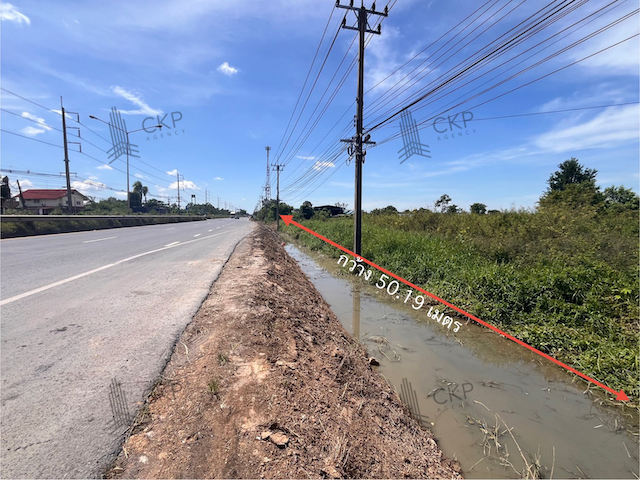 ขาย ขาย/เช่า ที่ดินเปล่า ติดถ.สุวรรณศร อ.วิหารแดง ไม่ไกลจากตัวเมืองสระบุรี ต.วิหารแดง อ.วิหารแดง สระบุรี สนใจติดต่อสอบถามได้ค่ะรายละเอียด (Description)- ขนาด 2 ไร่ 320 ตร.วา- หน้ากว้าง 44.90 เมตร- ลึก 87.93 เมตรการเดินทาง - ติดถนนสุวรรณศร- ถนนพหลโยธิน  17 กิโลเมตรสถานที่ใกล้เคียง (Nearby Placess)- ตลาดสดเทศบาลวิหารแดง  2.6 กิโลเมตร- โลตัส โกเฟรช วิหารแดง  2.8 กิโลเมตร- วัดวิหารแดง  2.8 กิโลเมตร- ที่ว่าการ