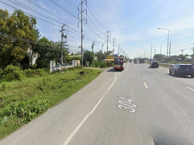 ขายที่ดินถมแล้ว 10 ไร่ ติดถนนสุวินทวงศ์ เขตมีนบุรี ใกล้แยกรามคำแหง ไม่ไกลจาก CPF มีนบุรีราคาขาย 160,000,000 บาท ( ราคา 40,000 บาท / ตารางวา )ที่ตั้ง ถนนสุวินทวงศ์ หมู่ 3 แขวงแสนแสบ เขตมีนบุรี กรุงเทพมหานคร 10510ติดต่อ : คุณภัสพงณ์ 0634098164Line : deedee23https://www.facebook.com/profile.php?id=61581484955548เนื้อที่ 10 ไร่ ที่ดินถมแล้ว ติดถนนใหญ่สุวินทวงศ์มีถนนภายในพร้อมใช้งาน มีระบบน้ำและไฟฟ้าเข้าถึงพื้นที่ ไม่รวมอาคาร สถานที�