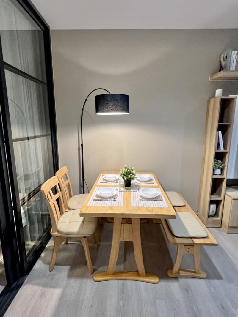 ขาย (For Sale) คอนโด : เดอะ ไลน์ พหลโยธิน อาคาร B (The Line Phahonyothin Park B) ประเภท : 1 ห้องนอน 1 ห้องน้ำ พื้นที่ : 40 ตรม. เฟอร์นิเจอร์ : ครบ ทิศ : ใต้ราคาขาย : 5,790,000  ลดเหลือ 5,390,000 บาท ค่าโอน = 50:50 For Sale: Condo - The Line Phahonyothin Park BType: 1 Bedroom, 1 BathroomArea: 40 sq.m.Furniture: Fully FurnishedOrientation: SouthSelling Price: 5,790,000 THB, Reduced to 5,390,000 THBTransfer Fee: 50:50สิ่งอำนวยความสะดวก -Swimming Pool/สระว่ายน้ำ -Gym/ยิม -Co-Cooking Studio/สตูดิโอทำอาหารร่วม -Co-Living Lounge /เลานจ์ -Floating Nest / Rooftop Garden /สวนลอยฟ้า -Co-working Space /ห้องทำงานร่วมกัน - Co-Playing Space 