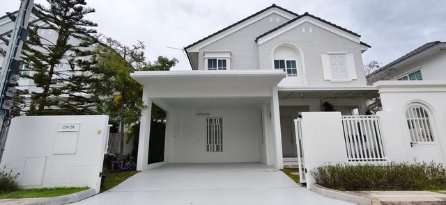 ให้เช่าบ้านเดี่ยวชัยพฤกษ์ บางนา กม.15 บ้านพร้อมอยู่ในโครงการคุณภาพจาก Land & Houses ใกล้ Central Village สนามบินสุวรรณภูมิ และทางด่วนบูรพาวิถีรายละเอียดทรัพย์- พื้นที่ใช้สอย 249 ตารางเมตร- 3 ห้องนอน- 4 ห้องน้ำ- บ้าน 2 ชั้น- พร้อมเข้าอยู่- Pet Friendlyจุดเด่น- บ้านขนาดใหญ่ในโครงการ 329 ยูนิต- ใกล้ Central Village ประมาณ 6 กิโลเมตร- ทำเลบางนา กม.15 เชื่อมต่อสนามบินได้สะดวกสิ่งอำนวยความสะดวกภายในโครงการ- คล�