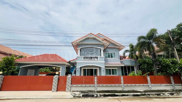 รหัสทรัพย์&nbsp;: 6713บ้านเดี่ยว สาริน ซิตี้ พระราม 2 สภาพสวย พร้อมอยู่ รีโนเวทใหม่ทั้งหลังที่ตั้ง :&nbsp;ถนนพระราม ตำบลโคกขาม อำเภอเมืองสมุทรสาคร&nbsp;จังหวัดสมุทรสาคร 74000รายละเอียดทรัพย์- บ้านเดี่ยว&nbsp;2 ชั้น&nbsp;พื้นที่ 88&nbsp;ตารางวา พื้นที่ใช้สอย&nbsp;200&nbsp;ตารางเมตร&nbsp;- 2&nbsp;ห้องนอน, 2&nbsp;ห้องน้ำ, 2 ห้องนั่งเล่น, 1 ห้องครัว, 4&nbsp;ที่จอดรถ-&nbsp;กลาสเฮ้าส์สร้างใหม่ 2 ชั้น 3 ห้อง (ห้องพระ ห้องนอน ห้องร�