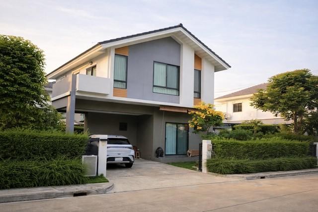 ขายบ้านเดี่ยว โครงการ เพอร์เฟคพาร์ค สุวรรณภูมิ ร่มเกล้า เฟส 5 Perfect Park Suvarnabhumi Phase 5 ร่มเกล้า 6/1 บ้านสวยสภาพดี ร่มรื่นเหมาะพักอาศัยรหัสPP494ติดต่อ คุณช่อผกา โทร 0616198565 LINE 0616198565สำรอง LINE 0812523279 ส่งลิ้งก์ไว้ได้- ขายบ้านเดี่ยว 2 ชั้น โครงการ เพอร์เฟคพาร์ค สุวรรณภูมิ ร่มเกล้า เฟส 5 ร่มเกล้า 6/1- อายุบ้าน 2 ปี บ้านเดี่ยว Type ใหญ่สุดของโครงการ (มีเพียง 6 หลังเท่านั้นในหมู่บ้าน)- ขนาดที่ดิน 54 ตร.ว.- พื้�