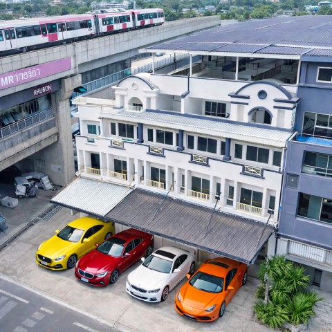 MRT คู้บอน 798 ม.ลดราคา50% ใกล้ MRT รามอินทรา กม.9 799ม.จอดรถ5คัน จาก160,000B-M อาคารพาณิชย์ 3คูหาให้เช่า ทำเลนวมินทร์ ใกล้แฟชั่นไอส์แลนด์และเดอะพรอมานาด 10 ห้องนอน 10 ห้องน้ำ 4 ชั้นพร้อมชั้นดาดฟ้า พื้นที่ใช้สอย 900 ตร.ม. บนที่ดิน 75 ตร.ว. เปิดซิงแอร์ใหม่ 11 ตัว ค่าเช่าพิเศษ 78,998 บาทต่อเดือนnear MRT RamInthra KM.9 799 m. 50% off from 160,000 B-M5Parking MRT KhuBon 798m. Commercial Building 3Units for Rent in Nawamin areaClose to Fashion Island and The Promenade with 10 Bedrooms and 10 Bathrooms across 4 Floors plus Rooftop Deck. Usable Area 900 Sq.m. on 75 Sq.wa. Brand Ne