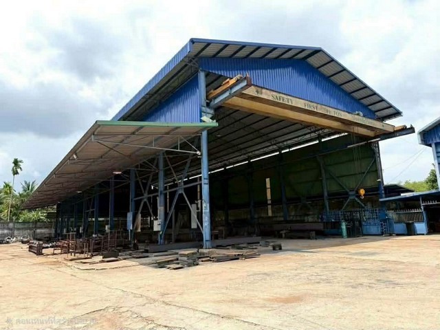 ขาย/เช่า โรงงานในเขต EEC พร้อมใบ รง.4 ใกล้มาบตาพุด บอกเลยว่าแบบนี้หายากมากนะ!**#ลดราคาพิเศษ**ราคาเช่า เริ่มต้น 2 แสน/เดือน  เงื่อนไขตกลงได้จาก 200++ ล้านบาท เหลือเพียง 110 ล้านบาทพื้นที่ขนาด 13 ไร่ 3 งาน 78.4 ตร.ว ทำเลดีพื้นที่โรงงานรวม 4,270 ตร.ม. แบ่งได้ 8/5 ไร่โรงงาน 3 อาคารOverhead Crane ถึง 9 ตัวใบ รง.4 จำนวน 2 ฉบับหม้อแปลงไฟ 3 เฟส 250 KVAทำเลสะดวกสบายสถานที่ใกล้เคียง- ใกล้ท่าเรือมาบตาพุดเพียง 12 กม.ท�