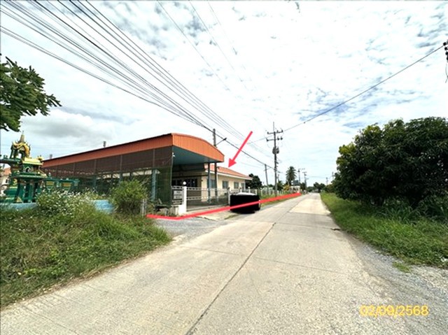 ขายโรงงาน นครปฐม ถนน บางเลน ตำบล บางภาษี อำเภอ บางเลน จังหวัด นครปฐม  ซอย เทศบาล 8 ถนน บางเลน-ลาดหลุมแก้ว ตำบล บางภาษี อำเภอ บางเลน จังหวัด นครปฐม  ราคา 18,877,000 บาท  ( ราคาต่อรองได้ )  รายละเอียดทรัพย์ -  เนื้อที่  7 ไร่ 22 ตารางวา พื้นที่ใช้สอย 170.00 ตร.ม. -  2 ห้องน้ำ  -  บ้านหันไปทางทิศตะวันออกเฉียงใต้  พิกัดทรัพย์ : https://maps.app.goo.gl/MfapbiwtqyZmQbeW9  สถานที่ใกล้เคียง   - ตลาด รางกระทุ่ม - ตลาดดิโอโซน บางเ�