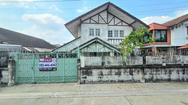 รหัสทรัพย์ : 6965บ้านเดี่ยว ผลพัฒนา ซอยแจ้งวัฒนะ - ปากเกร็ด 37 ใกล้รถไฟฟ้า สถานีศรีรัชที่ตั้ง : ถนนแจ้งวัฒนะ ตำบลคลองเกลือ อำเภอปากเกร็ด จังหวัดนนทบุรี 11120รายละเอียดทรัพย์&nbsp;&nbsp;- บ้านเดี่ยว&nbsp;2&nbsp;ชั้น ขนาดเนื้อที่ 47&nbsp;ตารางวา พื้นที่ใช้สอย 200 ตารางเมตร- 3 ห้องนอน, 2 ห้องน้ำ, 1 ห้องรับแขก, 1 ห้องครัว, 2 ที่จอดรถ- หน้าบ้านหันทิศเหนือทำเล และสถานที่ใกล้เคียง- รถไฟฟ้าสายสีชมพู สถา�