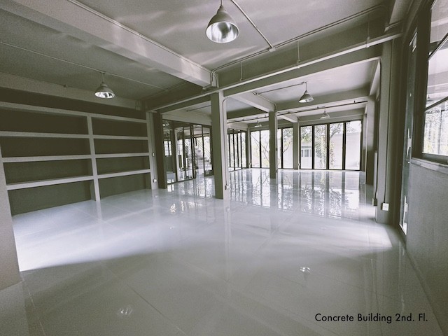 BH4316 ให้เช่าและขาย บ้าน 2 หลัง พื้นที่ใช้สอยรวมประมาณ 1,200 ตารางเมตร พร้อมอาคารสำนักงาน รัชดา 32 ใกล้ศาลอาญาติดต่อ Agent คุณบัว Buaโทร 093-646-4597LINE ID Bua093ราคาเช่า 350,000 บาทต่อเดือนราคาขาย 75,000,000 บาทให้เช่าหรือขายอสังหาริมทรัพย์ขนาดใหญ่ใจกลางรัชดา ซอยรัชดาภิเษก 32 ทำเลตรงข้ามศาลอาญา เหมาะสำหรับสำนักงานขนาดใหญ่ Home Office บริษัท Production House ธุรกิจออนไลน์ สตูดิโอ Live Commerce ธุรกิจสร้างสรรค์ หรือใช้เป�