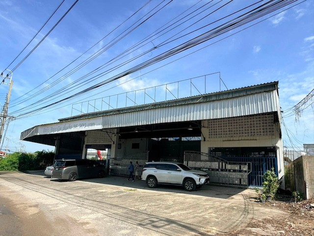 BST1322 โกดังให้เช่า ย่านบางกรวย บางใหญ่ ติดโลตัส พลัสมอลล์บางใหญ่ เนื้อที่ 219 ตารางวา พื้นที่รวมประมาณ 876 ตารางเมตรติดต่อ Agent คุณบัว Buaโทร 093-646-4597LINE ID Bua093ราคาเช่า 80,000 บาทต่อเดือนให้เช่าพื้นที่พร้อมโกดังทำเลดี ย่านบางกรวย บางใหญ่ นนทบุรี ติดด้านหลังโลตัส พลัสมอลล์บางใหญ่ ใกล้ถนนกาญจนาภิเษกและสะพานต่างระดับนครอินทร์ เหมาะสำหรับใช้เป็นโกดังเก็บสินค้า ศูนย์กระจายสินค�