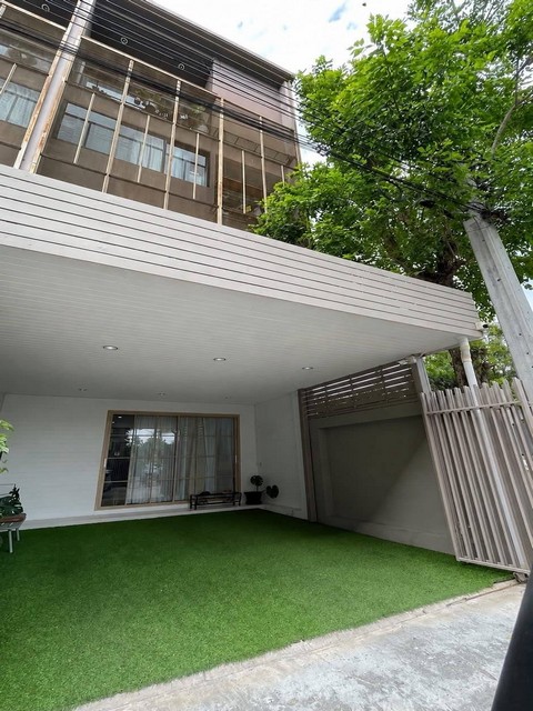 ให้เช่า-ขายทาวน์โฮม 3.5 ชั้น เฮ้าส์ นิช แจ้งวัฒนะ-ติวานนท์ Haus Niche heangwattana-Tiwanon บ้านหลังแรก​ เข้าออกสะดวก​​ ใกล้เซนทรัลแจ้งวัฒนะ *** ราคาเช่า 45,000 บาท/เดือน  *** ราคาขาย 5.99 ล้านบาท ติดต่อ:: ชยา โทร/ID Line:: 0942823961   Link Line:: https://line.me/ti/p/3xFA1An8Kcรหัส# T26-1179ทาวน์โฮม 3.5 ชั้น เฮ้าส์ นิช แจ้งวัฒนะ-ติวานนท์ Haus Niche heangwattana-Tiwanon ​๐ บ้านหลังแรก​ เข้าออกสะดวก​​ ติดโซลาร์เซลล์ 5kw ​ไว้ให้แล้ว ๐ เนื้อที่ 20.5 ตร.ว.๐ 3 ห้องนอน 3 ห้องน้ำ ๐ 1 