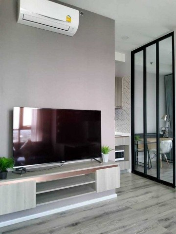 AOM 3068ให้เช่า คอนโด Knightsbridge Prime Ratchayothin ห้องมุม เพดานสูง ใกล้ BTS พหลโยธิน 24 พื้นที่ 33.32 ตรม ชั้น 27   โครงการ Knightsbridge Space Ratchayothin (ไนท์บริดจ์ สเปซ รัชโยธิน ) แขวงจตุจักร เขตจตุจักร,กรุงเทพมหานคร  1  ห้องนอน   1   ห้องน้ำ  ใช้สอย   33.32 ตร.ม.ราคา5,800,000ราคาเช่า 20,000 / เดือน จุดเด่น - ห้องมุม ให้ความเป็นส่วนตัวสูง- เพดานสูง โปร่งโล่ง สบายตา- วิวสวยเด่น เห็นตึกช้างและเมเจอร์ รัชโยธิน- ระเบียงทิศเหนือ ไม่โดนแด�