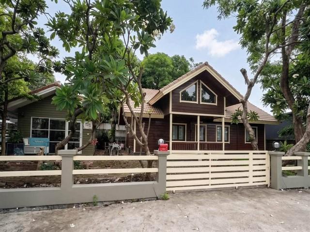 ให้เช่าบ้านเดี่ยว 2 ชั้น 100 ตรว. ติดถนนคู่ขนานวงแหวนกาญจนาภิเษก รามอินทรา คู้บอน ตัวบ้านไม้สนทั้งหลัง ถนนกาญนาภิเษก ใกล้แยกคู้บอน ใกล้ทางด่วน ใกล้แฟชั่นไอส์แลนด์*** ราคาเช่า 45,000 บาท/เดือน ประกัน 2 เดือน + ล่วงหน้า 1 เดือน-- จดบริษัทได้ติดต่อ คุณช่อผกา โทร 0616198565 LINE 0616198565สำรอง LINE 0812523279 ส่งลิ้งก์ไว้ได้เลยรหัส # T26-1039บ้านเดี่ยว 2 ชั้น ติดถนนคู่ขนานวงแหวนกาญจนาภิเษก รามอินทรา คู้บ
