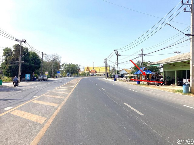 ขายโรงงาน เพชรบุรี ถนน เพชรบุรี ตำบล บ้านแหลม อำเภอ บ้านแหลม จังหวัด เพชรบุรี  ถนน เพชรบุรี-บ้านแหลม (ฝั่งตะวันตก) ตำบล บ้านแหลม อำเภอ บ้านแหลม จังหวัด เพชรบุรี  ราคาโปรโมชั่น  9,402,000 บาท    ลดจาก 12,845,000 บาท ราคาโปรโมชั่นตั้งแต่วันที่ 1 กรกฎาคม 2569 – 30 กันยายน 2569  รายละเอียดทรัพย์ -  เนื้อที่ 1 ไร่ 2 งาน  พื้นที่ใช้สอย 525 ตร.ม.  -  1 ห้องนอน 1 ห้องน้ำ  -  บ้านหันไปทางทิศตะวันออกเฉียงใต้  พิก