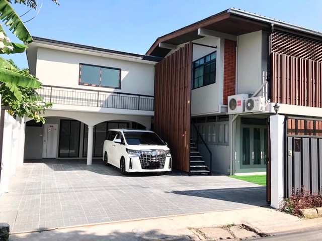 P740 ให้เช่าบ้านเดี่ยว 2 ชั้น ซอยลาดพร้าว 35 ซอยสุภาพงษ์ ลาดพร้าว 41 ภาวนา ลาดพร้าว ตกแต่งสวยเฟอร์นิเจอร์ครบ ค่าเช่า 230,000 บาท/เดือน ประกัน 3 เดือน ล่วงหน้า 1 เดือนติดต่อ คุณช่อผกา โทร 0616198565 LINE 0616198565สำรอง LINE 0812523279 ส่งลิ้งก์ไว้ได้เลย-ให้เช่าบ้านเดี่ยว 2 ชั้น ซอยลาดพร้าว 35 ซอยสุภาพงษ์ ลาดพร้าว 41 ภาวนา ลาดพร้าว ตกแต่งสวยเฟอร์นิเจอร์ครบ -เนื้อที่ 100 ตารางวา-พื้นที่ใช้สอย 400 ตารางเมตร  -6 �