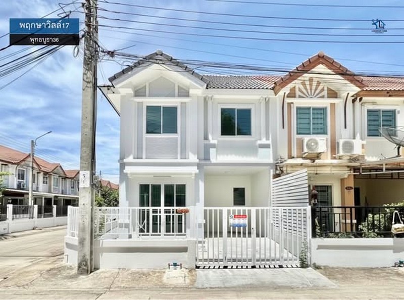 lN-147 พฤกษาวิลล์17 พุทธบูชา36โครงการ : #พฤกษาวิลล์17ทำเล : #พุทธบูชา36พื้นที่ : 22.4 ตรว.  หน้าบ้านกว้าง 4 เมตรเพียv : 2,590,000 บาทฟังก์ชั่น :  3 นอน 2 น้ำ  1 จอดสถานใกล้เคียง- ใกล้ห้างสรรพสินค้าเซ็นทรัลพระราม2, โลตัสพระราม2, บิ๊กซี พระราม2 - ใกล้โรงพยาบาลบางมด, ราษฎร์บูรณะ, บางปะกอก1 - ใกล้โรงเรียนสวนกุหลาบธนบุรี, มหาวิทยาลัยพระจอมเกล้าฯบางมด โลเคชั่น https://maps.app.goo.gl/Zw8LCCtQP38ijwux6?g_st=icซ. พุทธบูชา 36 แขวงบางมด