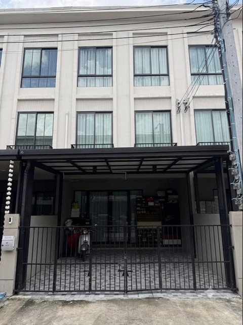ให้เช่าทาวน์โฮม 3 ชั้น 4 ห้องนอน โครงการ PATIO งามวงศ์วาน - ประชาชื่น เหมาะอยู่อาศัยหรือทำโฮมออฟฟิศ ใกล้ทางด่วนงามวงศ์วาน และทางด่วนศรีรัช*** ราคาเช่า 30,000 บาท / เดือนติดต่อ:: ชยา โทร/ID Line:: 0942823961   Link Line:: https://line.me/ti/p/3xFA1An8Kcรหัส# T26-1051ทาวน์โฮม 3 ชั้น โครงการ PATIO งามวงศ์วาน - ประชาชื่น• ทำเลดี เดินทางสะดวก บรรยากาศเงียบสงบ เหมาะอยู่อาศัยหรือทำโฮมออฟฟิศ • พื้นที่ใช้สอยประมาณ 180 ตร.ม.• 4 ห้องนอน• 3
