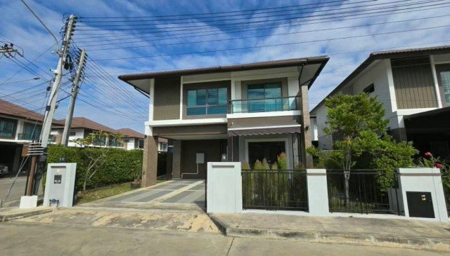 โซนสารภี ขาย 7.9 ล้าน 57 ตรว. บ้านเดี่ยว 2 ชั้น #แปลงหัวมุม #วิวสวนสาธารณะ รับลมตลอดวัน บ้านสวยที่เจ้าของตั้งใจสร้าง และตกแต่งเพื่ออยู่อาศัย จัดเต็มทุกฟังก์ชัน และวัสดุคุณภาพ ดูบ้านจริงแล้วรับรองว่าประทับใจ พร้อมเข้าอยู่ทันทีรายละเอียดของบ้านที่ดินขนาด 57 ตร.วา4 ห้องนอน | 4 ห้องน้ำ1 ห้องนั่งเล่น1 ห้องครัว2 ที่จอดรถบ้านแปลงหัวมุม หันหน้าทาง ทิศใต้วิวสวนสาธารณะ บร�