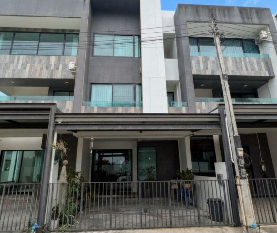 ให้เช่า 23,000 บาท/เดือน #MaladaMaz Village #หางดง ทาวน์โฮม 3 ชั้น #เฟอร์นิเจอร์บางส่วน บรรยากาศเงียบสงบ เป็นส่วนตัว ทำเลดี เดินทางสะดวก #ไม่รับสัตว์เลี้ยงรายละเอียดบ้าน3 ห้องนอน | 4 ห้องน้ำห้องนั่งเล่นครัวฝรั่ง พร้อมครัวไทยแยกเป็นสัดส่วน1 ที่จอดรถไม่อนุญาตให้เลี้ยงสัตว์เงื่อนไขการเช่าค่าเช่า 23,000 บาท/เดือนสัญญา 1 ปีขึ้นไปรวมค่าส่วนกลางแล้วประกัน 2 เดือนชำระค่าเช่าล่วงหน้า 1 