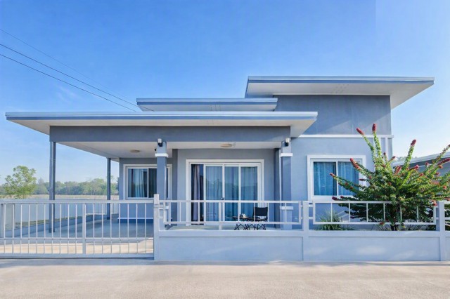 พื้นที่ 260 ตร.ม.11,999 B-M.ปั้มPT มุกดาหาร (กม.6)  ขนส่ง 2.31กม.  Makro มุกดาหาร 5 กม. บ้านเดี่ยวสไตล์โมเดิร์น 2 นอน 2 น้ำ ใกล้ PT Station มุกดาหาร 3 400 ม.และพันธุ์ไทยคาเฟ่ 500 ม. เนื้อที่ 65 ตร.ว. เหมาะสำหรับอยู่อาศัย เงียบสงบ เป็นส่วนตัว ปลอดภัย ใกล้ตัวเมืองมุกดาหาร ทำเลดี เข้า-ออกสะดวก ใกล้สะพานมิตรภาพไทย-ลาวแห่งที่ 2PT station Mukdahan Km.6 2.31km  transport hub Makro Mukdahan.5km  Modern Style Detached House with 2 Bed and 2 Bath Near PT Station Mukdahan 3 400 m. and Phanthai Cafe 500 m. Land Area 65 sq.wa. Living Area 260 sq.m. Rent 11,