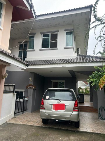บ้านเดี่ยวให้เช่าใน หมู่บ้านรีเจ้นท์ 1 ถนนเชียงใหม่–ดอยสะเก็ด ทำเลเดินทางสะดวก ใกล้เมือง เหมาะสำหรับครอบครัวที่ต้องการบ้านพักในโครงการที่มีระบบรักษาความปลอดภัยรายละเอียดที่ดินประมาณ 60 ตารางวา3 ห้องนอน3 ห้องน้ำค่าเช่า 15,000 บาท/เดือนภายในโครงการมี รปภ. 24 ชั่วโมงสถานที่ใกล้เคียงCentral Festival Chiang Mai ประมาณ 5 นาทีโรงเรียนต้นกล้า ประมาณ 10 นาทีNIS International School ประมาณ 10 นาทีเดินทา�