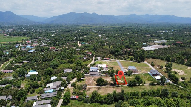 ขายที่ดินแม่วาง บ้านป่าเป้ากิ่วแล ต.บ้านกาด เชียงใหม่พื้นที่ 162  ตรว. ราคาเพียง 600,000 บาท (รวมโอน)โฉนด นส.4 จ. ครุฑแดง  พร้อมโอนที่ดินถมแล้ว   น้ำไม่ท่วมวิวภูเขา.......................ห่างจากสถานที่สำคัญตลาดสดบ้านกาด (อุ้ยคำ) เซเว่นอีเลฟเว่น และ  บิกซี เพียง   1.5  กม.โรงพยาบาลแม่วาง และที่ว่าการอำเภอแม่วาง 4.5 กม.สนามบินเชียงใหม่ –ห้างโรบินสัน 31 กม.ตัวเมืองเชียงใหม่ – ถนนคนเดิน  33 กม..............