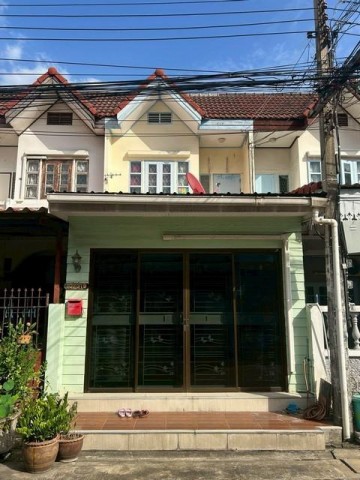 ขายทาวน์เฮ้าส์ 2 ชั้น 18 ตรว. หมู่บ้านสินธานี 1 ซอยนวมินทร์ 93 ปากซอยหมู่บ้านมีท็อปนวมินทร์ติดต่อ:: ชยา โทร/ID Line:: 0942823961Link Line:: https://line.me/ti/p/3xFA1An8Kcรหัส # T26-963ทาวน์เฮ้าส์ 2 ชั้น หมู่บ้านสินธานี 1 ซอยนวมินทร์ 93 ปากซอยหมู่บ้านมีท็อปนวมินทร์ทำเลโคตรเทพปากซอยหมู่บ้านมีท็อปนวมินทร์ ซอยเดียวกับสำนักงานประกันสังคม นวมินทร์• ขนาด 18 ตารางวา• 2 ห้องนอน• 2 ห้องน้ำ• 1 ห้องโถงชั้น• 1 ห้องครัวใหญ่• 1 