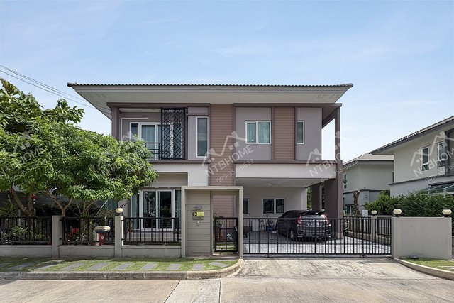 บ้านเดี่ยว 2 ชั้น คาซ่า วิลล์ ดอนเมือง-สรงประภา แปลงมุม ใกล้สนามบินดอนเมือง* แปลงมุมพื้นที่ 50.2 ตร.ว. ฟังก์ชัน 4 ห้องนอน 3 ห้องน้ำ ที่จอดรถ 2 คัน ต่อเติมครัวปิด+เคาเตอร์ แถมแอร์ เครื่องทำน้ำอุ่น เฟอร์นิเจอร์บางส่วน ปั๊มน้ำแทงค์น้ำพร้อมใช้งาน มีพื้นที่ใช้สอยรอบตัวบ้าน* โครงการใกล้รถไฟฟ้าสายสีแดง สถานีดอนเมือง ใกล้ทางพิเศษอุดรรัถยา (ด่านศรีสมาน) และดอนเมืองโทลล์�