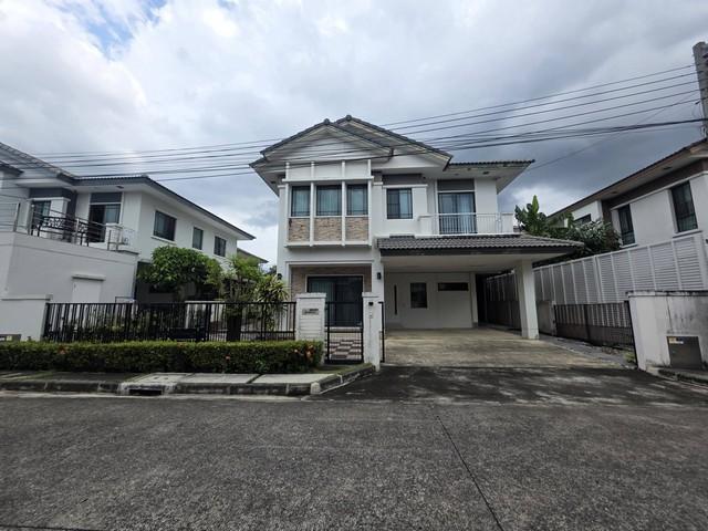 ให้เช่าบ้านเดี่ยว2ชั้นหมู่บ้านมัณฑนาเลควัชรพลสุขาภิบาล5ใกล้โรงเรียนสารสาสน์วิเทศสายไหม บ้านสวย เฟอร์นิเจอร์ครบ พร้อมอยู่ราคาเช่า 60,000 บาท / เดือน ( สัญญาขั้นต่ำ 1 ปี ประกัน 2 เดือน ล่วงหน้า 1 เดือน )ที่ตั้ง ถนนสุขาภิบาล 5 ซอยสุขาภิบาล 5 ซอย 63/2 (สายไหม 56) แขวงออเงิน เขตสายไหม กรุงเทพมหานครติดต่อ : คุณภัสพงณ์ 0634098164Line : deedee23https://www.facebook.com/profile.php?id=61581484955548เนื้อที่ 62 ตารางวา พื้นที่ใช้สอย 240