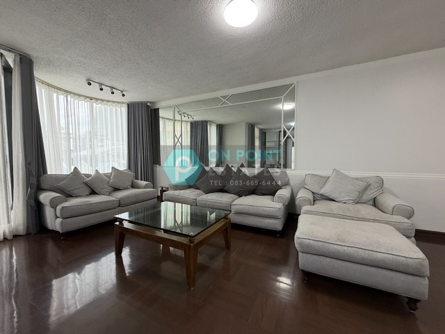 3 Bedrooms 2 Bathrooms for Rent in Lang Suan (Agent Post)** RENTAL PRICE : 85,000 Baht / month (1 Year Contract ) **Listing ID : B2911Location : Lang Suan RoadRoom Type : 3 Bedrooms 2 BathroomsRoom Size : 250 Sq.m.Function :- Fully Furnished- Gym / Swimming pool / Sauna ให้เช่า 3 ห้องนอน 3 ห้องน้ำย่านหลังสวน ** ราคาเช่า : 85,000 บาท ต่อเดือน (สัญญา 1 ปี) **Listing ID : B2911พื้นที่ : ถนน หลังสวนประเภท : 3 ห้องนอน 2 ห้องน้ำขนาด : 250 ตารางเมตรFunction :- ตกแต่งพร้อมอาศัย ฯ- ส่วนกลางประกอบด้วย ฟิตเนส / สระว่ายน้ำ / ซาวน่า ฯContactJanyanan (Pang)Tel / WhatsApp : +66 (0) 95-663-2245Line ID : Janyanan.mEmail : Jan@onpointestates.com